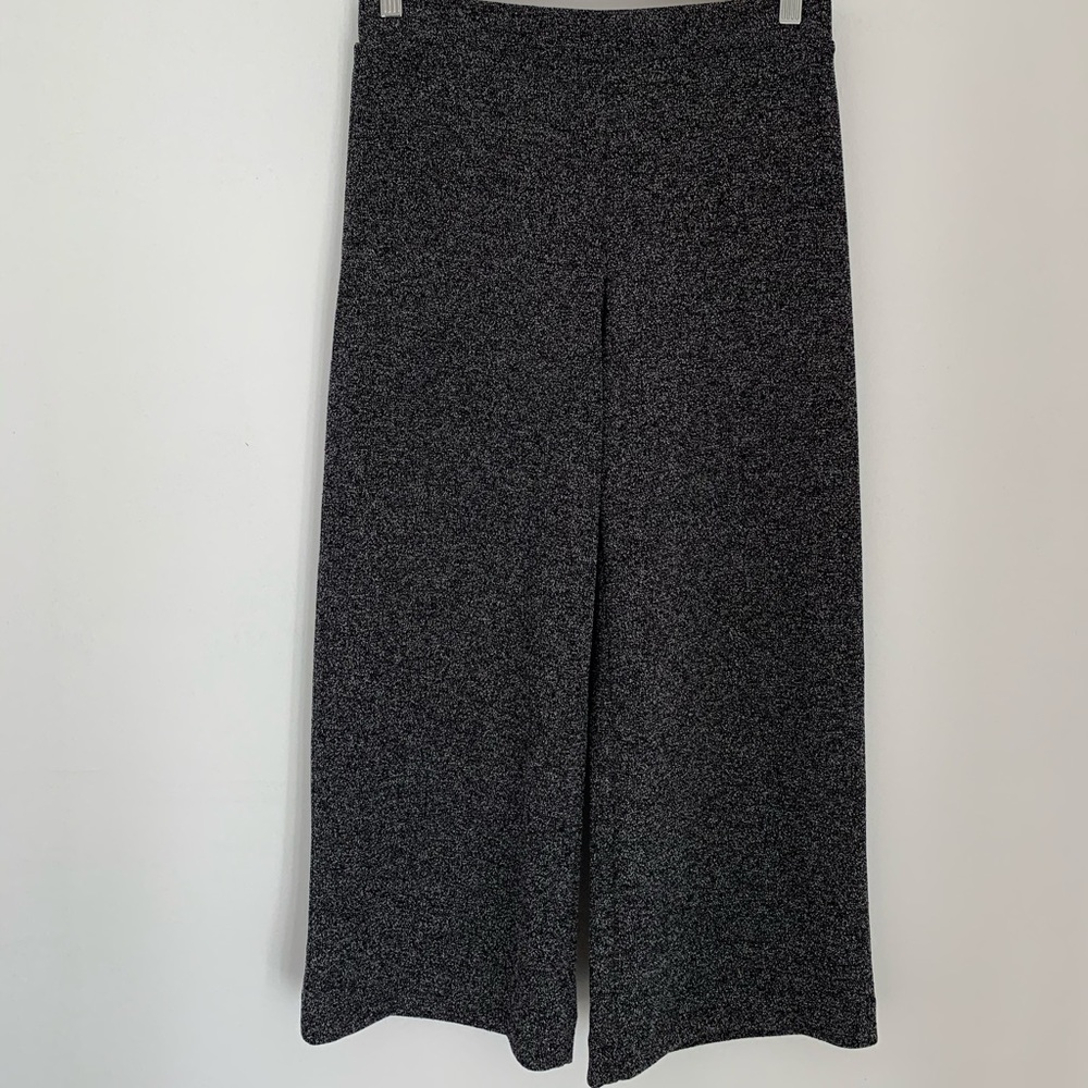 NWOT.  Wide leg Ann Taylor crop pant